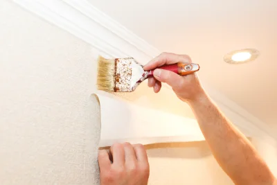 Pose de papier peint à Barzan — revêtements muraux et toiles de verre